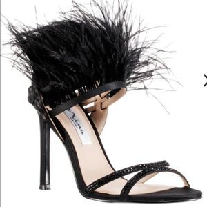 NIB Nina Dalva Feather Heels- size 7 1/2